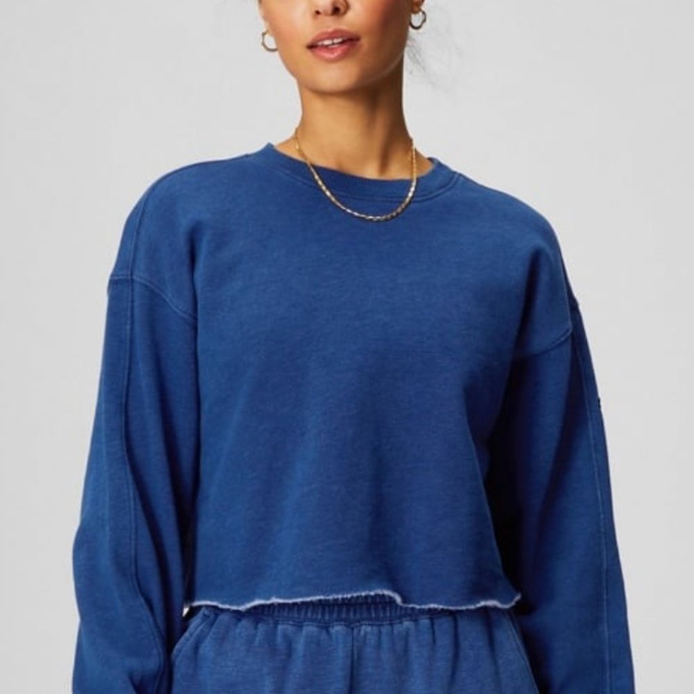 Fabletics "Denim" colored crop sweatshirt size L